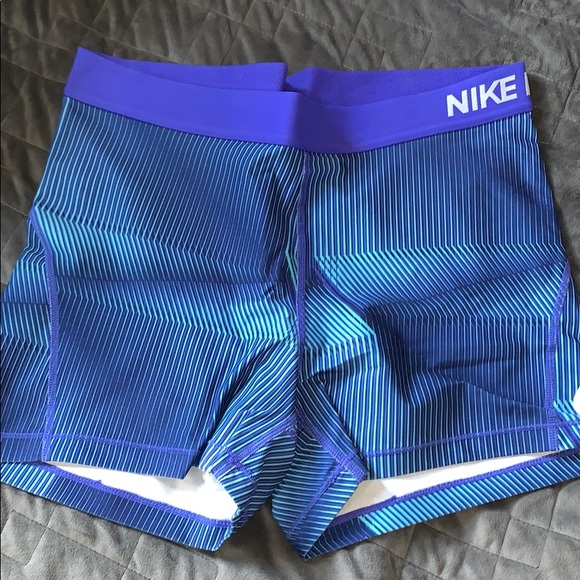 Nike Pants - Cure shorts